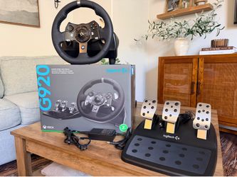 Logitech G920 steering wheel for Xbox/pc