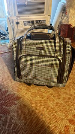 London Fog Under seat Bag 