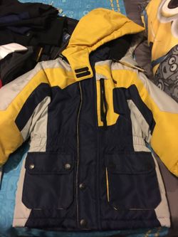 OshKosh boys jacket with hood size 4