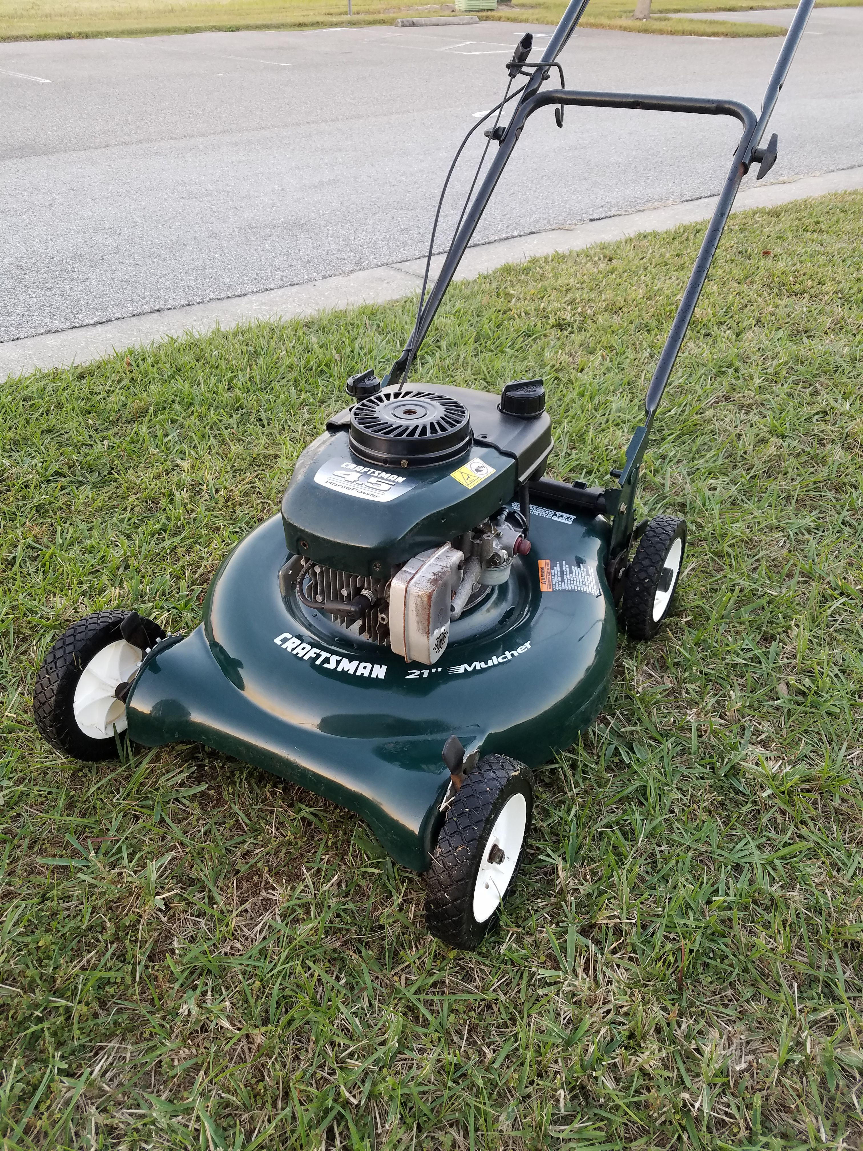 Craftsman 4.5 Hp. - Push Lawn Mower. - 21" Cut. mulcher. Run Great.