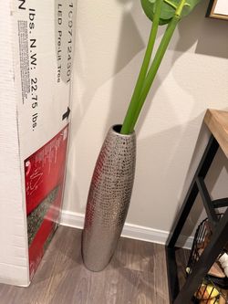 Silver floor vase (set of 2)
