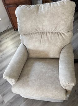 La-Z-Boy Power Recliner – Barely Used – Excellent Condition