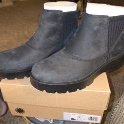 NIB with tags Ugg Black Ballard Chelsea Boot