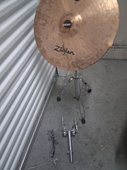 Drum cymbal plus two accesories