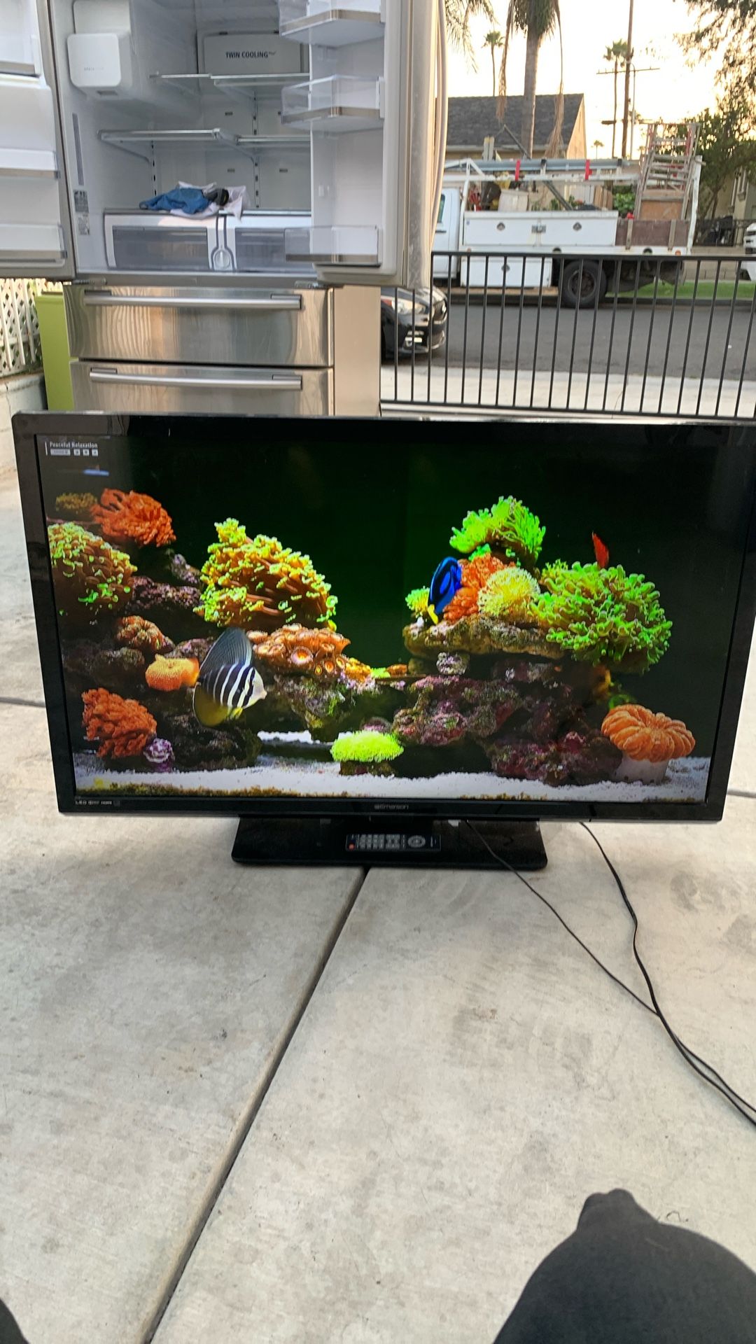 50” Emerson Tv