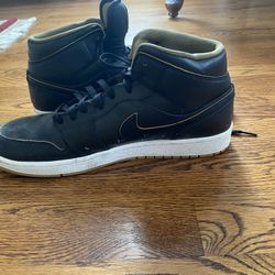 Air Jordan 1 Mid Black Gold Size 13