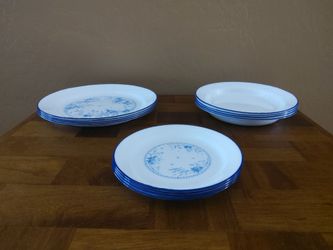 20 Piece Set Of Corelle Dishware