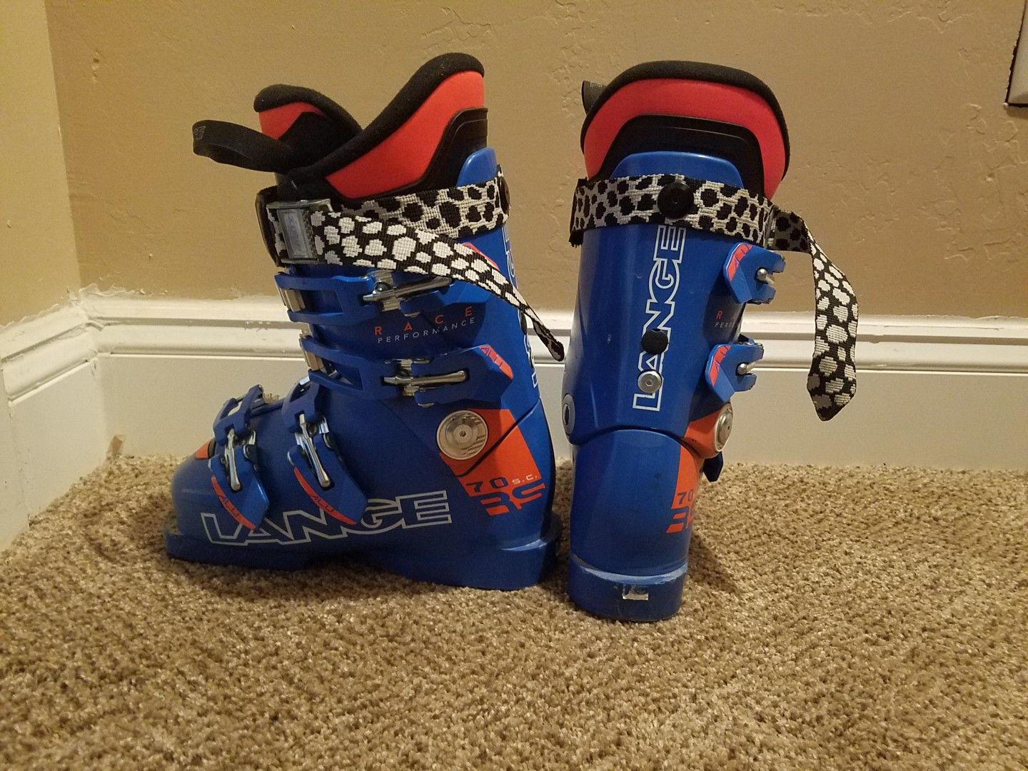 Lange ski boots