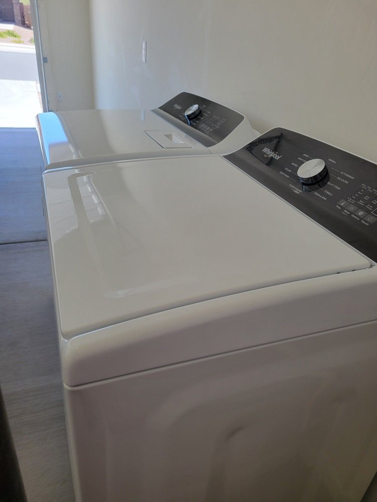 Whirlpool Washer and Dryer - Lightly Used