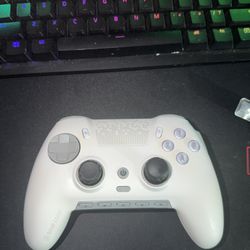 🎮 SCUF Envision Pro Wireless Controller (White) – Like New