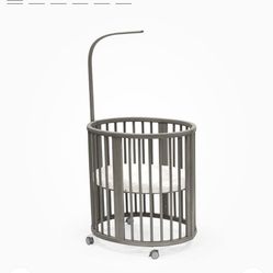 Stokke Sleepi Mini V2 W/mattress W/ Extention Kit or Extention kit alone for 100$