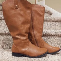 New Women's Size 8 Boots w/ Full Zipper, Wide Calf