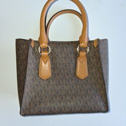 MK PURSE