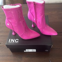 INC Gush is Pointed Toe Boots 8 M 