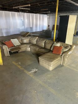 Lazy boy leather Sectioanl