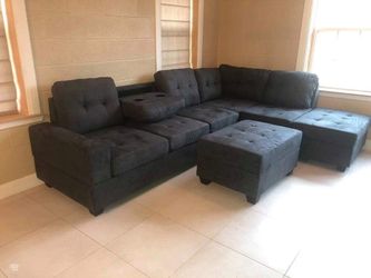 BLACK FABRIC SECTIONAL SOFA WITH OTTOMAN NEW
