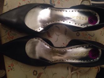 BCBG- PUMPS