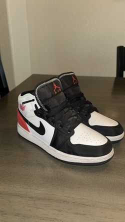 Jordan 1 Mid SE