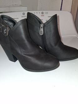 New no box Daisy Fuentes black boots size 7M