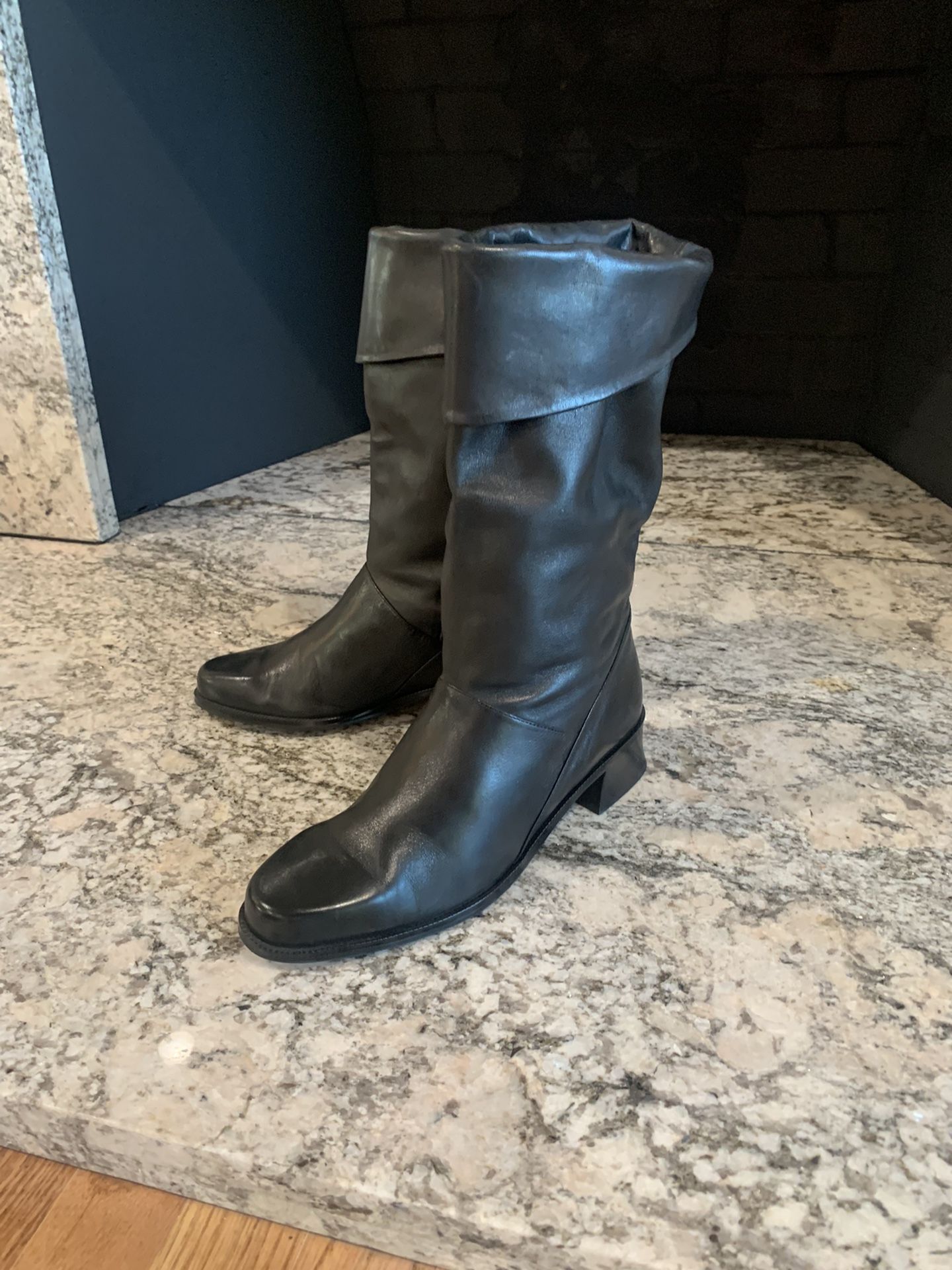 Women’s leather boots-narrow