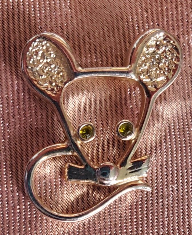 Vintage Mouse Pin With Pridot Eyes.