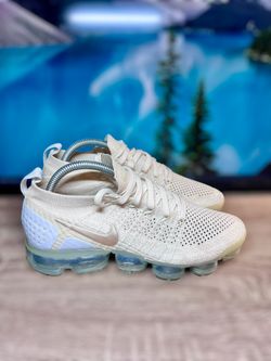 Nike Women s Air VaporMax Flyknit 2 Light Cream Sneakers Size 8 for Sale in Los Angeles CA OfferUp