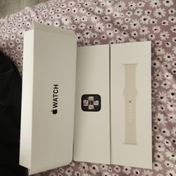 Apple Watch Se (Gen 2) Brand New!