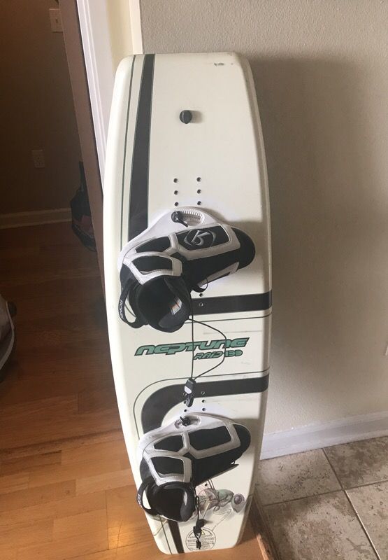 Neptune 133 Wakeboard with Ronix Bindings