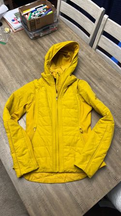 Lululemon Another Mile Woman’s Jacket size 4