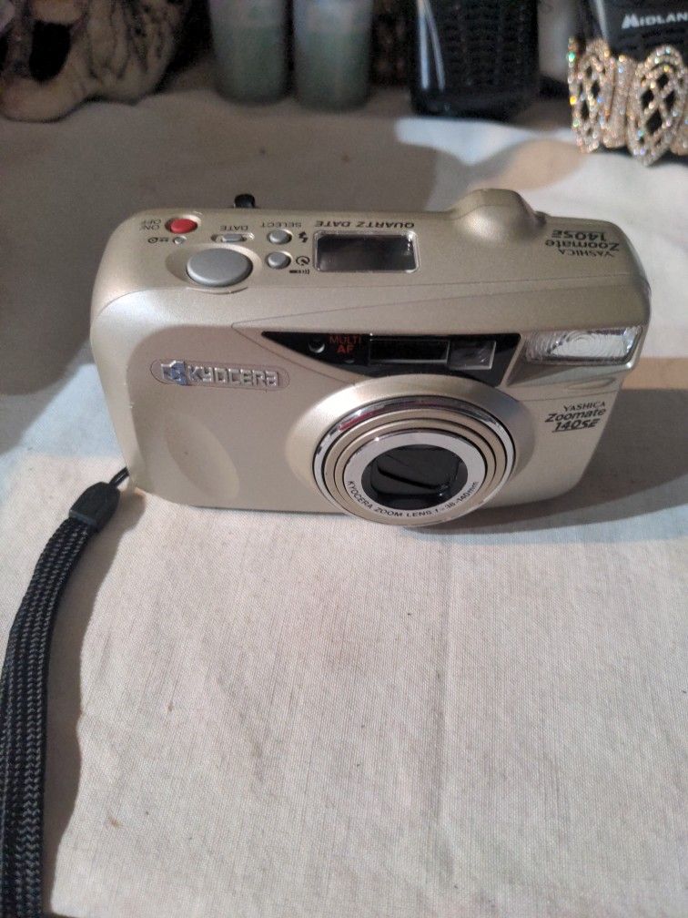 Yashica Zoomate 140 SE Camera Used.