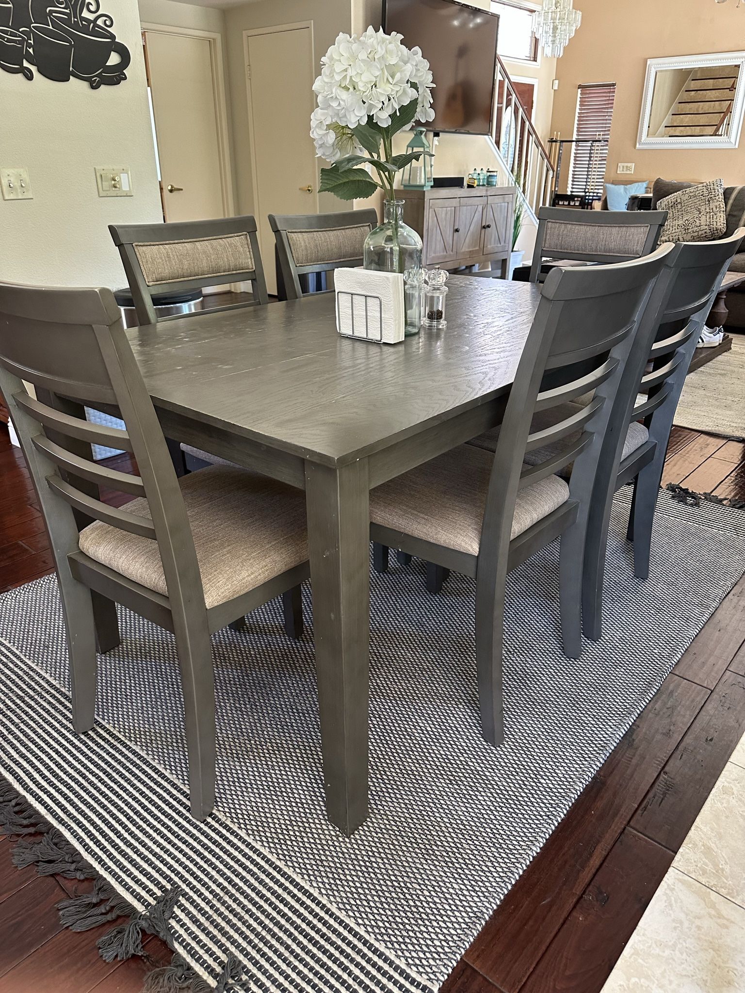 Kitchen / Dining Room Table 6 Chairs for Sale in Chino Hills, CA