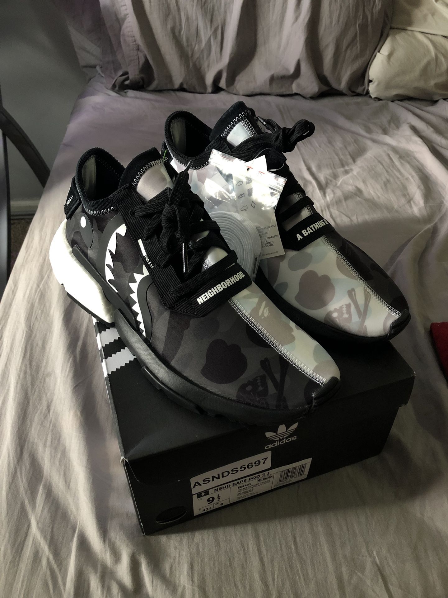 Tegn et billede Sindsro Modig Adidas Bape Neighborhood POD sz 9.5 BRAND NEW from Stock X for Sale in  Miramar, FL - OfferUp