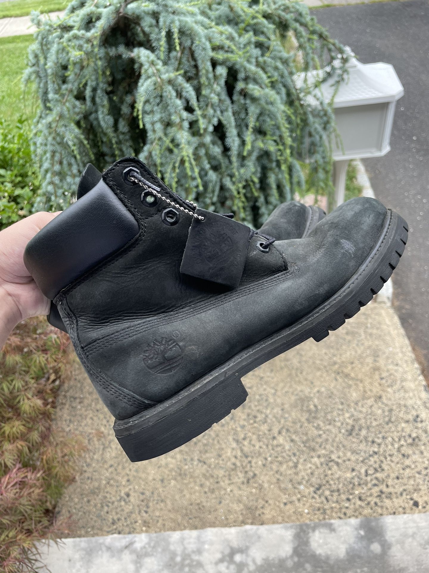 Black Timberland leather boots