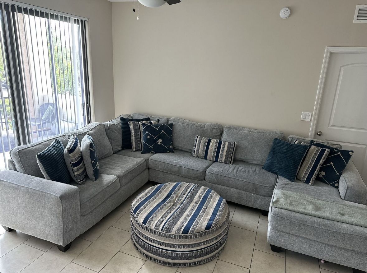 Rooms 2 Go Sectional Sofa