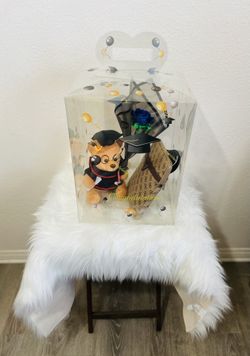 Graduation Gift Box With GUESS Bag Caja De Regalo De Graduacion 