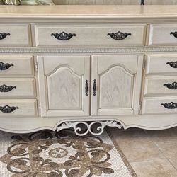 Mirror With Long Dresser