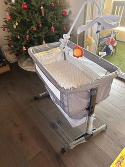 Baby Bassinets Bedside Sleeper with Wheels and Mattress