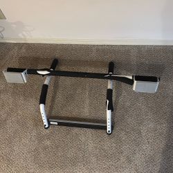 Pull Up Bar