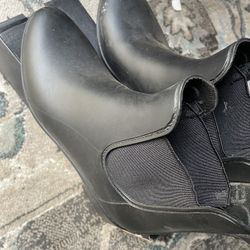 Botas Para El Agua . Size 9