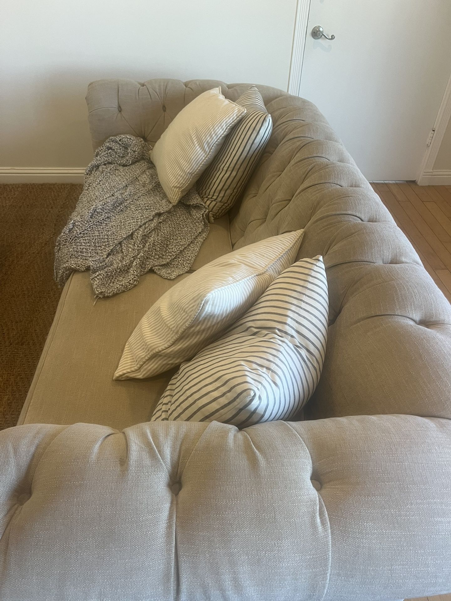 Couch Plus 4 Pillows AND Chunky Blanket