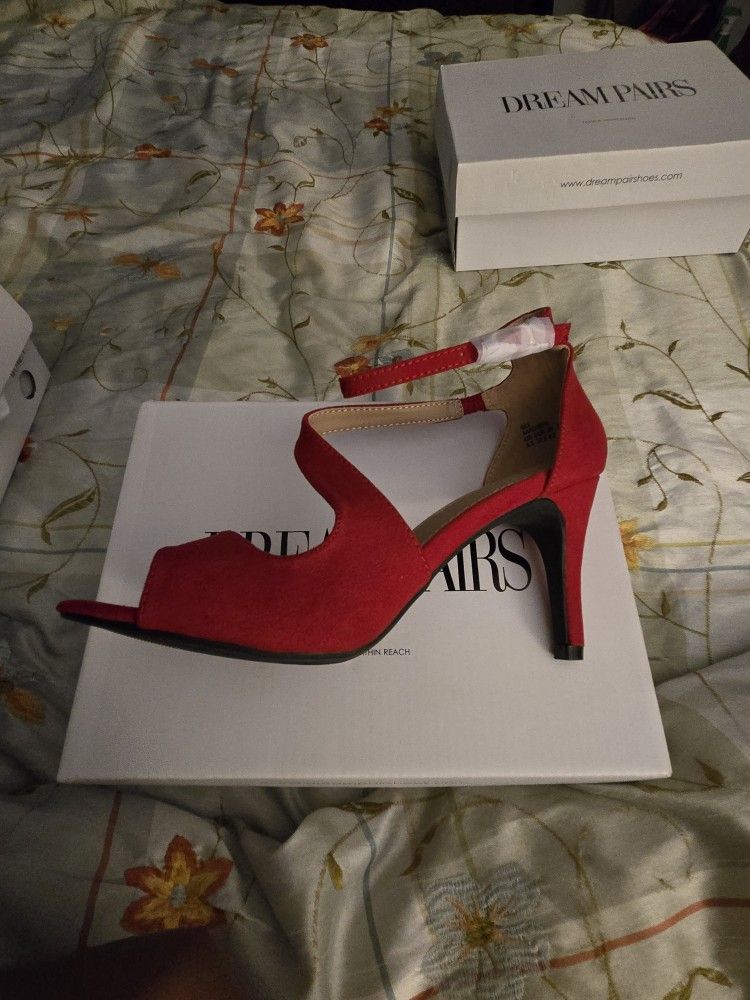 Beautiful Shoes Size 6.5 !