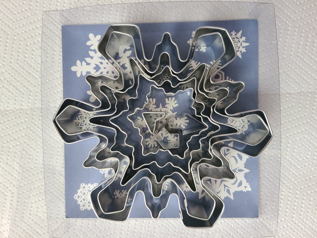 8 Pc Snow Flake Christmas Cookie Cutters