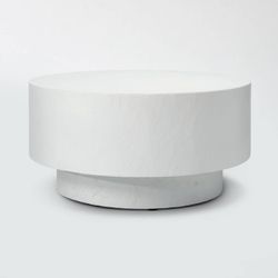 32” White Round Modern Coffee Table (RETAIL $380)