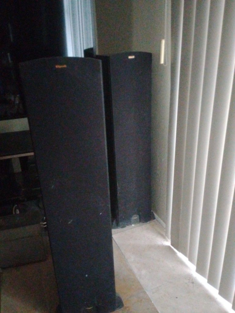 Klipsch R- 28-f Set Of Beautiful Speakers 