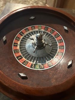 🎲 Vintage Wooden Roulette Wheel + Felt Layout + Play Money – Complete Set | $125
