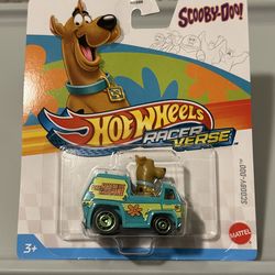 Hot Wheels Racer Verse:  Scooby Doo in Mystery Machine