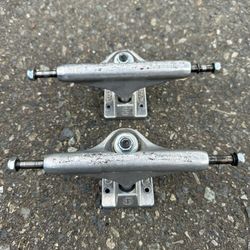 Silver independent trucks 