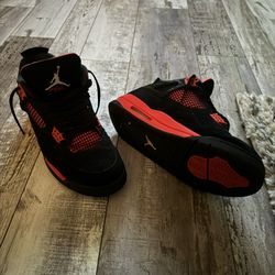 Jordan 4s Red Thunder Size 11