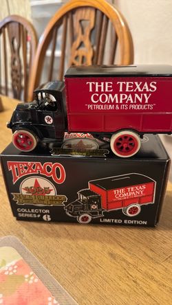 Texaco 1925 Mack bulldog lubricant truck