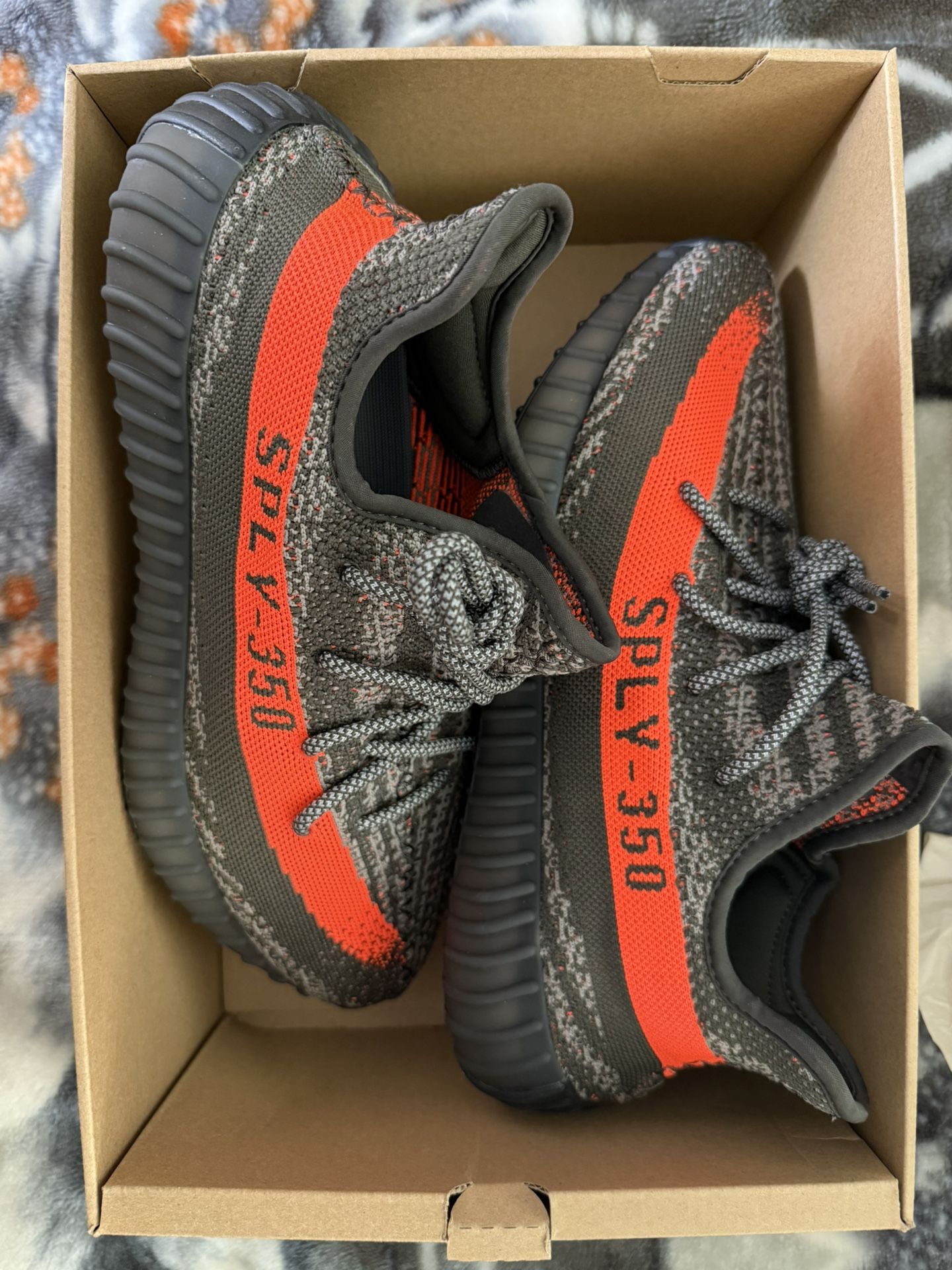 adidas YEEZY Boost 350 V2 Carbon Beluga